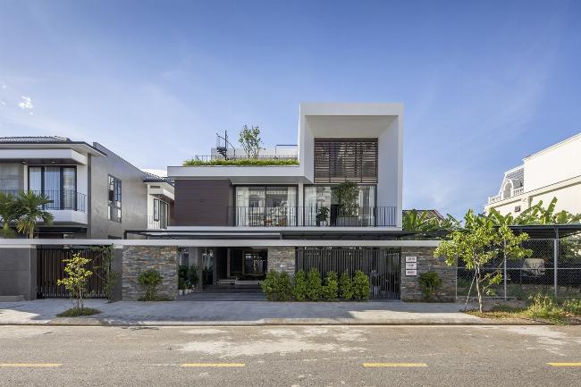 Không gian nội thất hiện đại bên trong biệt thự 2 tầng mái bằng, tối ưu ánh sáng và công năng