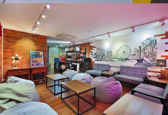 Khám phá không gian game room sôi động tại Singapore, nơi game thủ có thể hòa mình vào thế giới giải trí đa dạng.