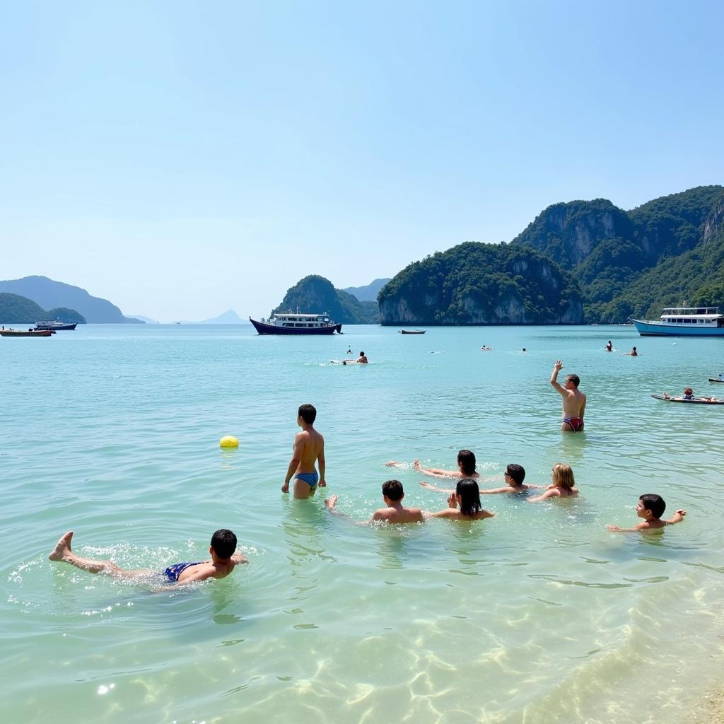 Du khách vui chơi tắm biển tại Bang Beach