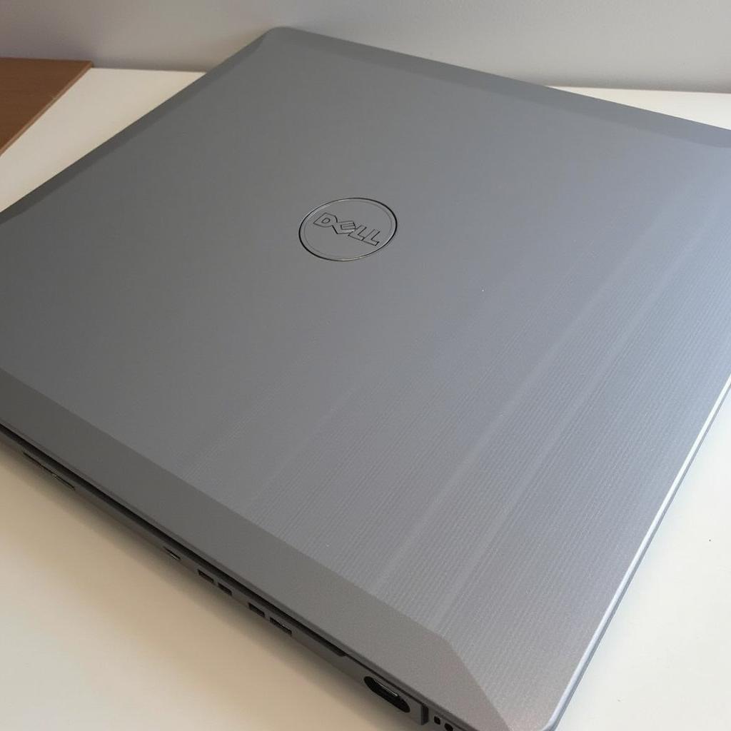 Thiết kế Dell G7 15 7590