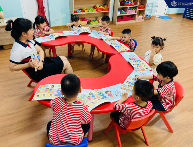 Hinh anh minh hoa cac nhan vat de thuong trong game BabyBus mien phi danh cho be