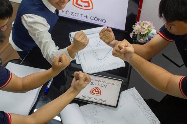 Quy trình làm bảng hiệu quảng cáo chuyên nghiệp với các bước thiết kế và sản xuất
