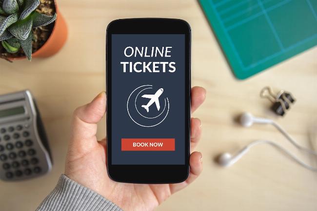Hình ảnh giao diện check in trực tuyến của hãng hàng không, minh họa cách hành khách nhập thông tin cá nhân và chuyến bay để hoàn tất thủ tục từ xa