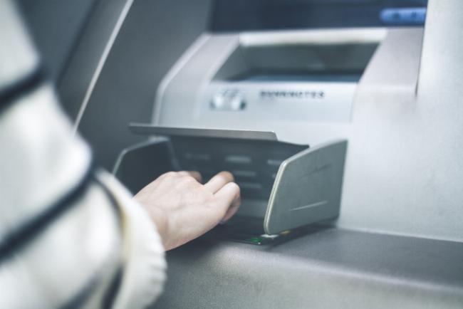 Hướng Dẫn Chi Tiết Cách Chuyển Tiền Bằng Thẻ ATM Đơn Giản, Nhanh Chóng