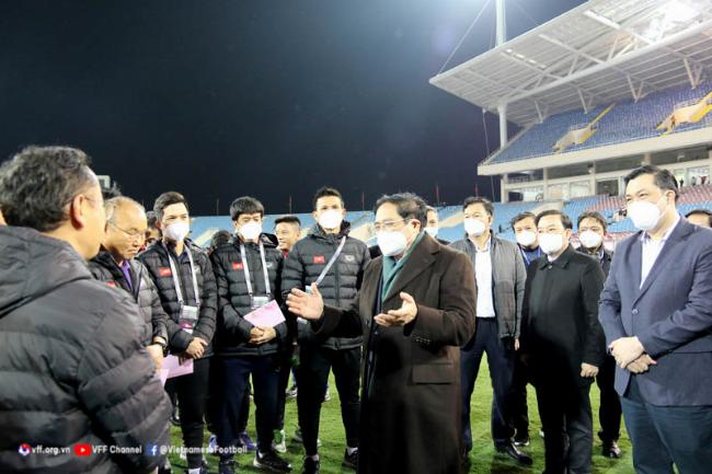 Đội tuyển Việt Nam thi đấu trên sân trong khuôn khổ vòng loại World Cup 2022, thể hiện tinh thần chiến đấu kiên cường